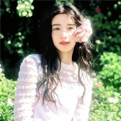 隐婚后，她成了豪门萌宝的亲妈